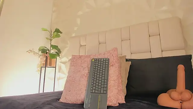 EmilyAllen 1 online show from February 2026 11:23:02 PM