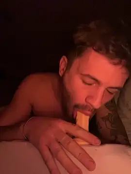 Snapshot of deathnightten chatting on December 2025 03:11:01 AM deathnightten online show from December 2025 03:11:01 AM