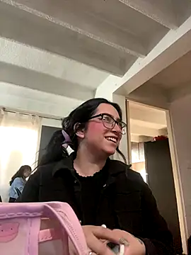 Kloe Novoa online show from December 2025 12:53:02 PM