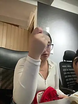 Kloe Novoa online show from February 2026 01:30:02 PM