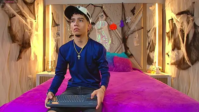 Snapshot of Ink_Boy chatting on October 2025 01:18:01 PM Ink Boy online show from October 2025 01:18:01 PM