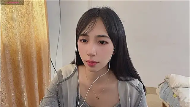 Snapshot of by-Hannah chatting on November 2025 06:57:01 AM by-Hannah online show from November 2025 06:57:01 AM