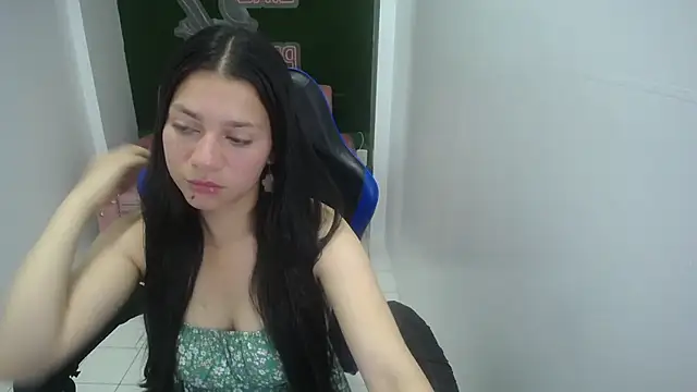 Snapshot of velvetvixen_t chatting on November 2025 01:46:01 PM velvetvixen t online show from November 2025 01:46:01 PM