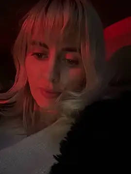 blondegirlx online show from November 2025 03:02:01 PM