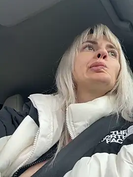 blondegirlx online show from December 2025 10:57:02 AM