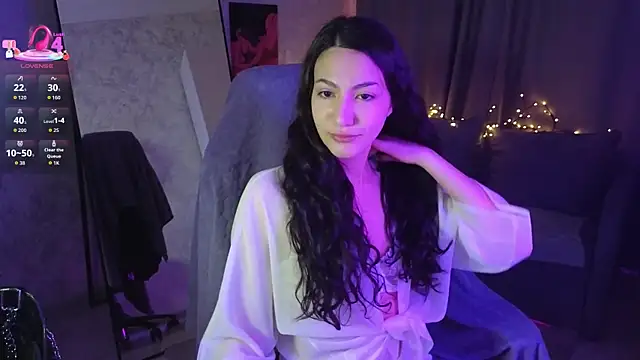 Mulan Lo online show from November 2025 08:14:01 PM