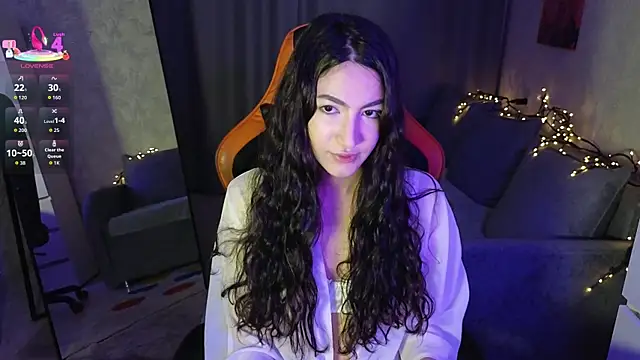 Mulan Lo online show from December 2025 06:59:02 PM