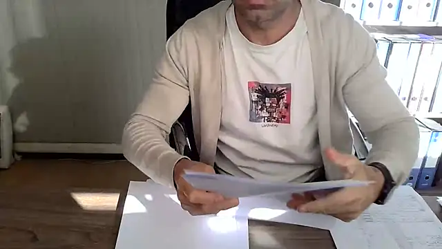 Evasionee online show from November 2025 08:02:02 AM