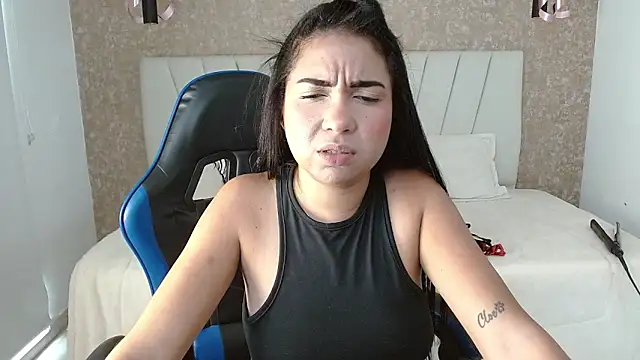 AliceSmity  online show from November 2025 05:48:01 PM