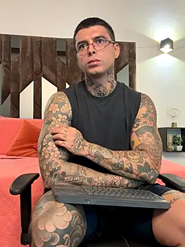 MATEO DILUCA online show from November 2025 10:10:02 AM