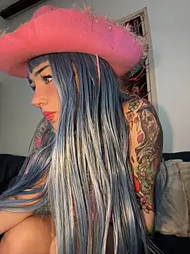 NinaHex online show from November 2025 01:54:02 PM