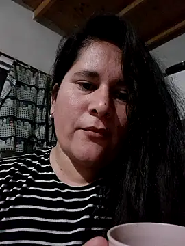 Clara Arg online show from November 2025 02:00:02 AM