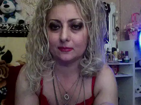 xHot Amazonq online show from November 2025 06:41:02 PM