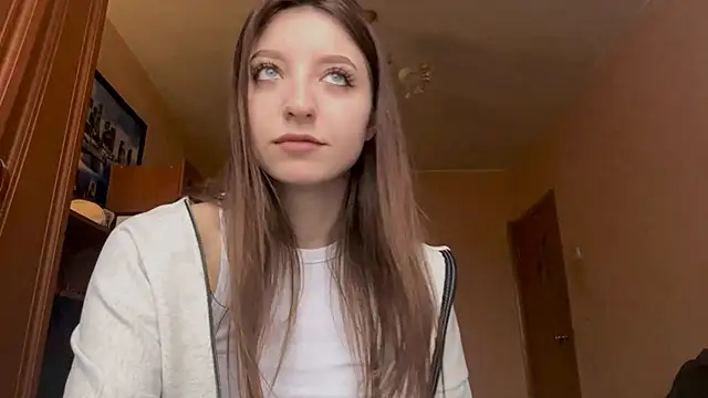 Snapshot of ClaudieZorzi chatting on November 2025 07:31:01 AM ClaudieZorzi online show from November 2025 07:31:01 AM