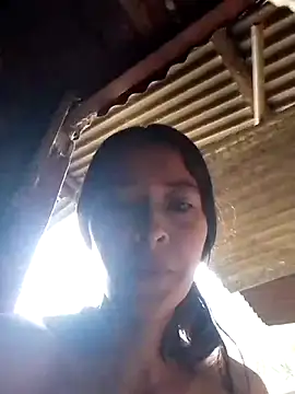 Tinaa18Love online show from November 2025 03:33:01 PM