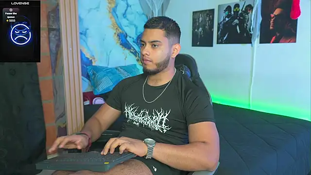 Tiler wolker online show from November 2025 04:15:02 AM