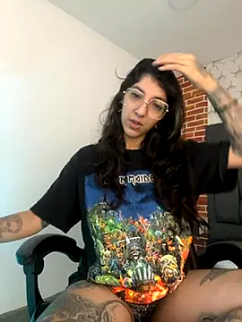 ghostwomaan online show from November 2025 12:30:01 PM