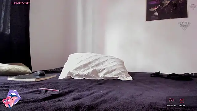 ghostwomaan online show from June 2026 01:35:01 PM