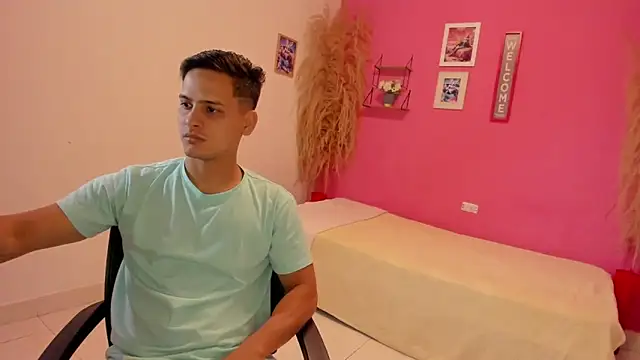 elmasmas01 online show from October 2025 11:10:02 PM