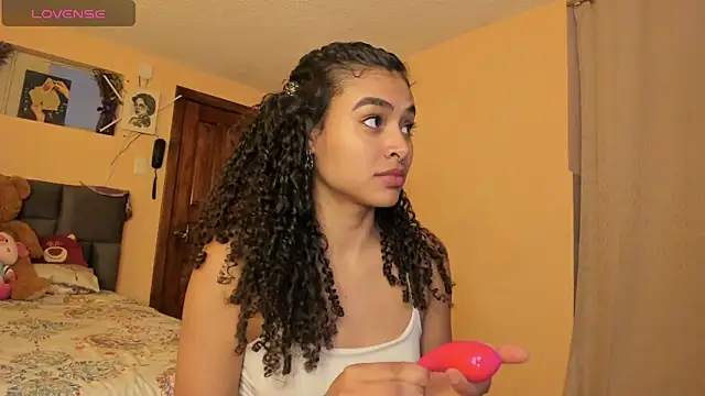 Snapshot of Keniia_rizz chatting on June 2026 06:38:01 PM Keniia rizz online show from June 2026 06:38:01 PM