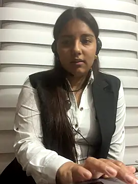 Au-rora online show from November 2025 04:16:01 AM