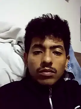 SkinniYamo online show from April 2026 05:13:01 AM