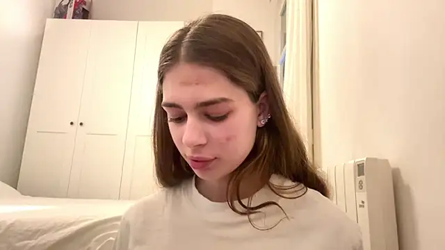 EastLuna online show from April 2026 05:32:02 PM