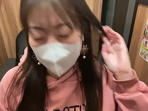 Snapshot of hitomi_desu chatting on November 2025 02:50:02 PM hitomi desu online show from November 2025 02:50:02 PM