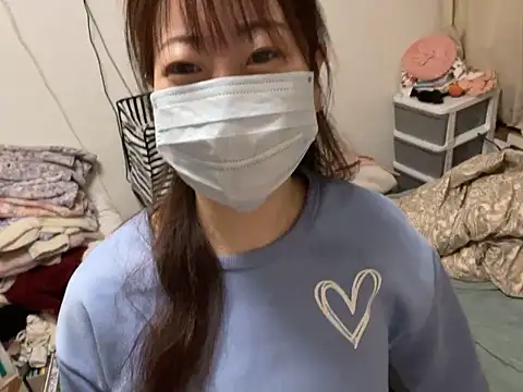 Snapshot of hitomi_desu chatting on February 2026 08:14:02 PM hitomi desu online show from February 2026 08:14:02 PM