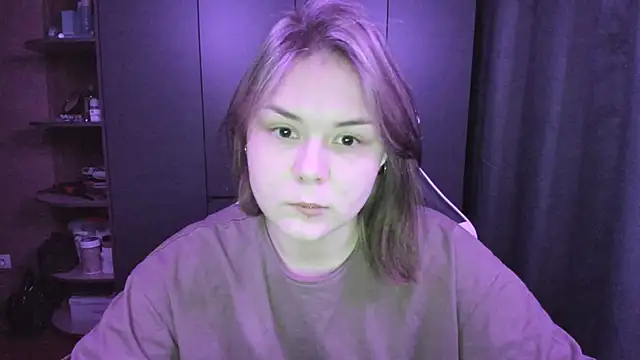 sophia lix online show from November 2025 01:03:01 PM