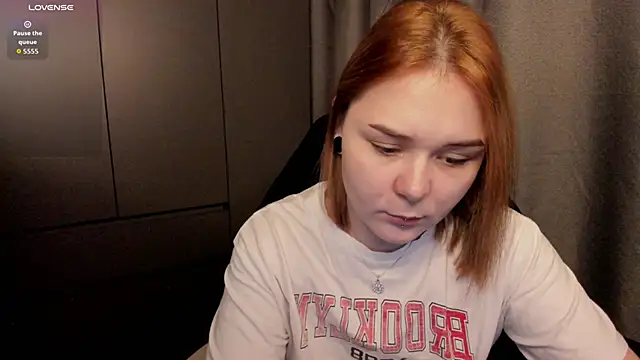 sophia lix online show from April 2026 02:03:02 PM