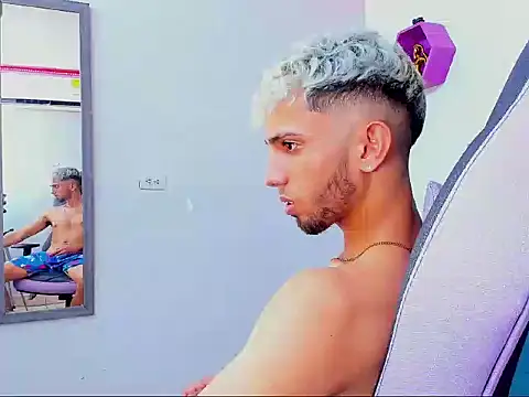 Snapshot of gregori_latin19 chatting on November 2025 08:38:02 AM gregori latin19 online show from November 2025 08:38:02 AM