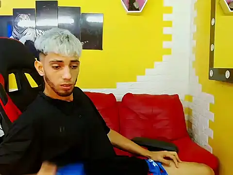 Snapshot of gregori_latin19 chatting on November 2025 03:19:01 AM gregori latin19 online show from November 2025 03:19:01 AM