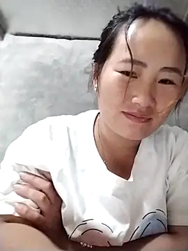 emini-xx online show from October 2025 05:46:01 PM