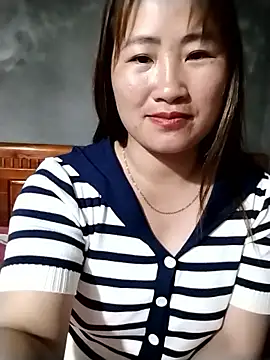 emini-xx online show from April 2026 07:01:02 PM