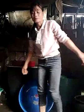 doggy-00 online show from March 2026 05:32:02 AM