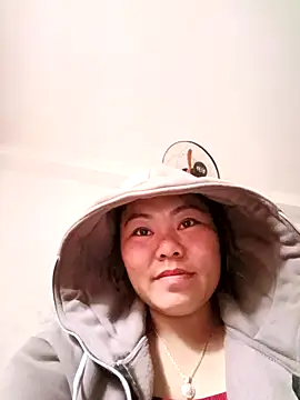 Snapshot of binhyen-00 chatting on November 2025 06:35:01 AM binhyen-00 online show from November 2025 06:35:01 AM