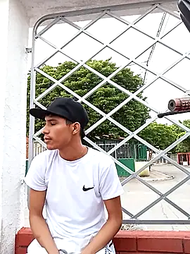 damian fort1 online show from October 2025 10:49:02 AM