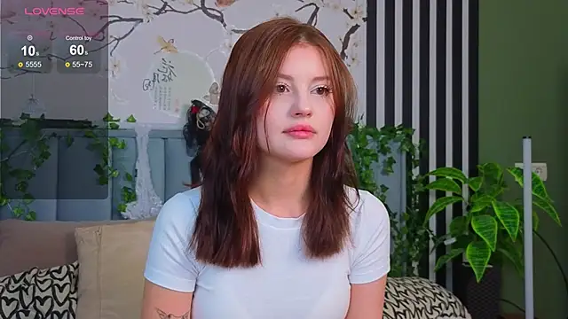 Snapshot of Sophie_fawn chatting on October 2025 12:18:02 PM Sophie fawn online show from October 2025 12:18:02 PM