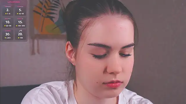 LoreeScialdone online show from November 2025 04:39:01 PM