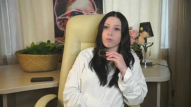 Snapshot of LorriCulpit chatting on October 2025 10:39:02 AM LorriCulpit online show from October 2025 10:39:02 AM