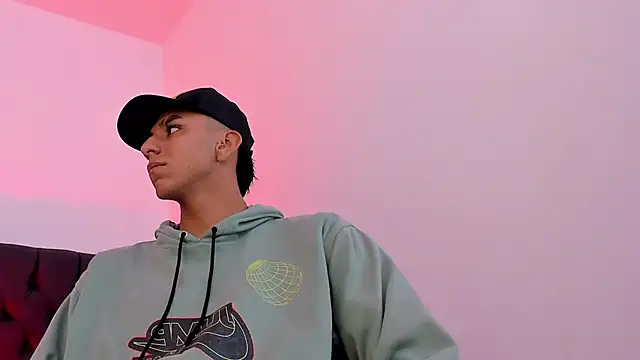 Snapshot of leelpaul chatting on October 2025 12:41:02 PM leelpaul online show from October 2025 12:41:02 PM