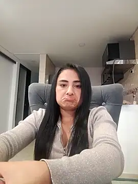 Snapshot of solandrea chatting on October 2025 09:52:01 PM solandrea online show from October 2025 09:52:01 PM