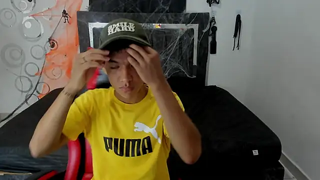 Maximiliano Khalil online show from November 2025 07:49:02 PM