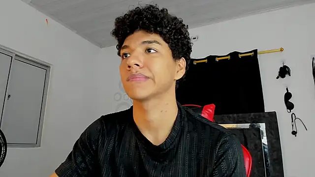 Maximiliano Khalil online show from November 2025 07:51:02 PM