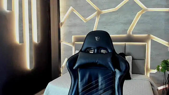 DakotaRussell  online show from February 2026 01:25:01 PM