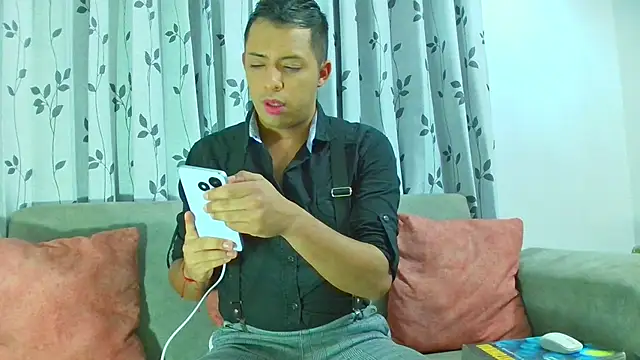 Mike Fetiche online show from November 2025 06:13:01 AM