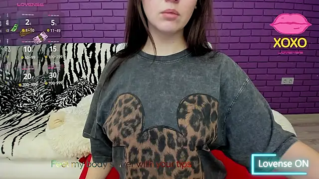 Snapshot of GlowMimi chatting on February 2026 10:03:02 PM GlowMimi online show from February 2026 10:03:02 PM