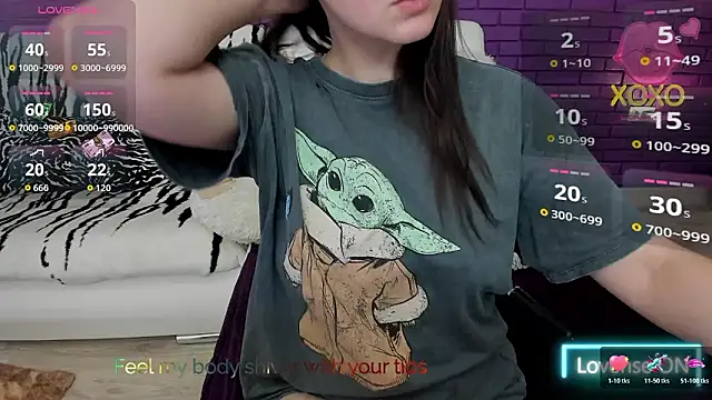 Snapshot of GlowMimi chatting on February 2026 07:35:01 PM GlowMimi online show from February 2026 07:35:01 PM