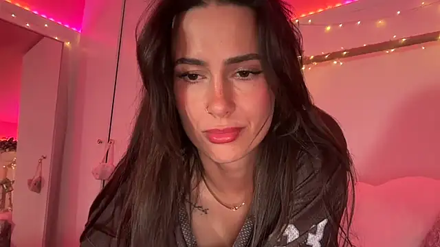 SpicyLunaaa online show from July 2026 11:32:01 PM
